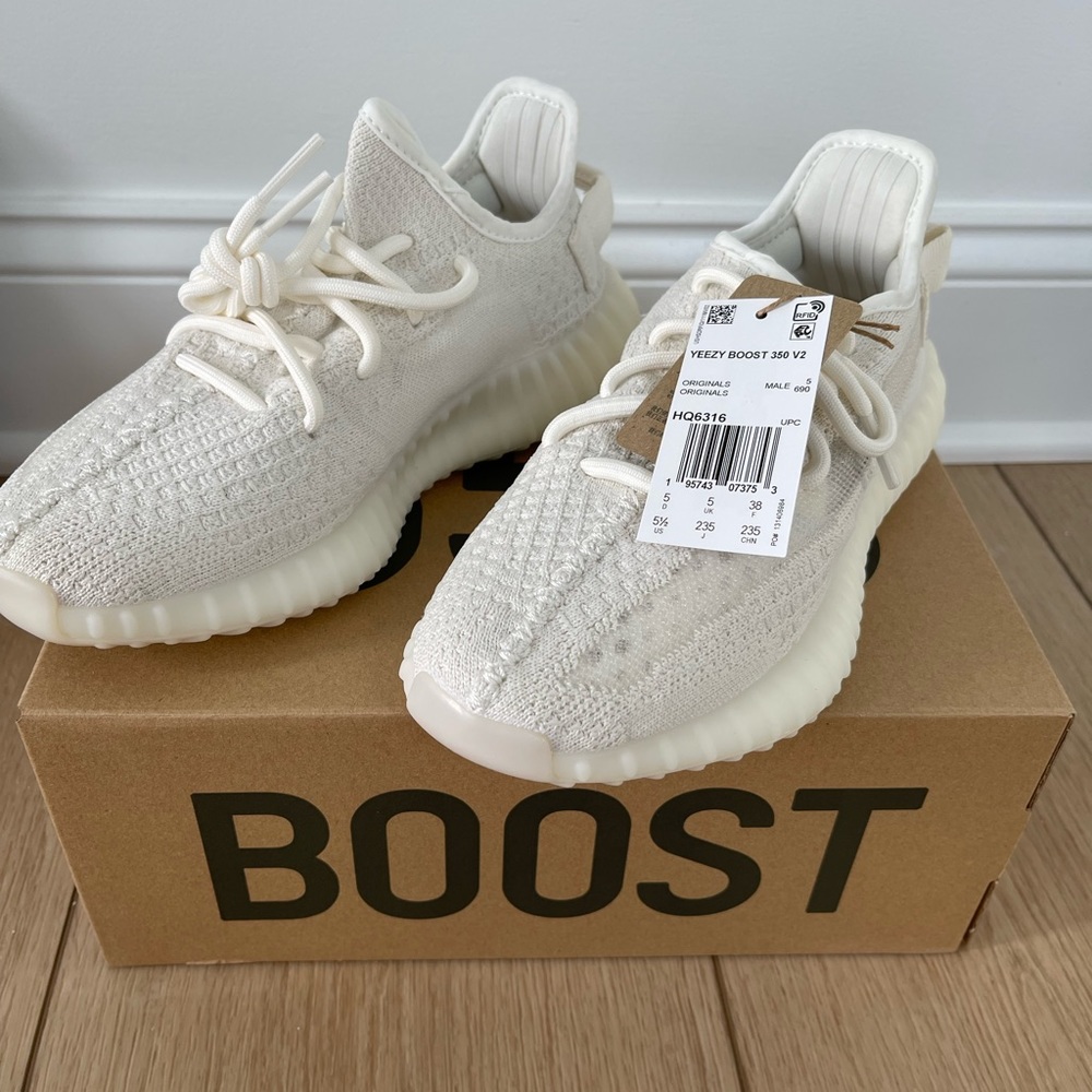 YEEZY BOOST 350 V2